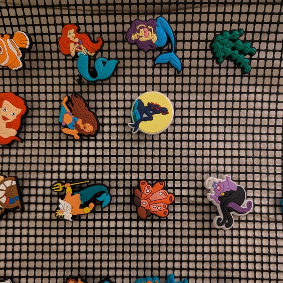 Crocs Jibbitz 75 Bundle LOT Lil Mermaid Ariel 💕 CARS Animals NEW CROC CHARMS - Picture 9 of 16